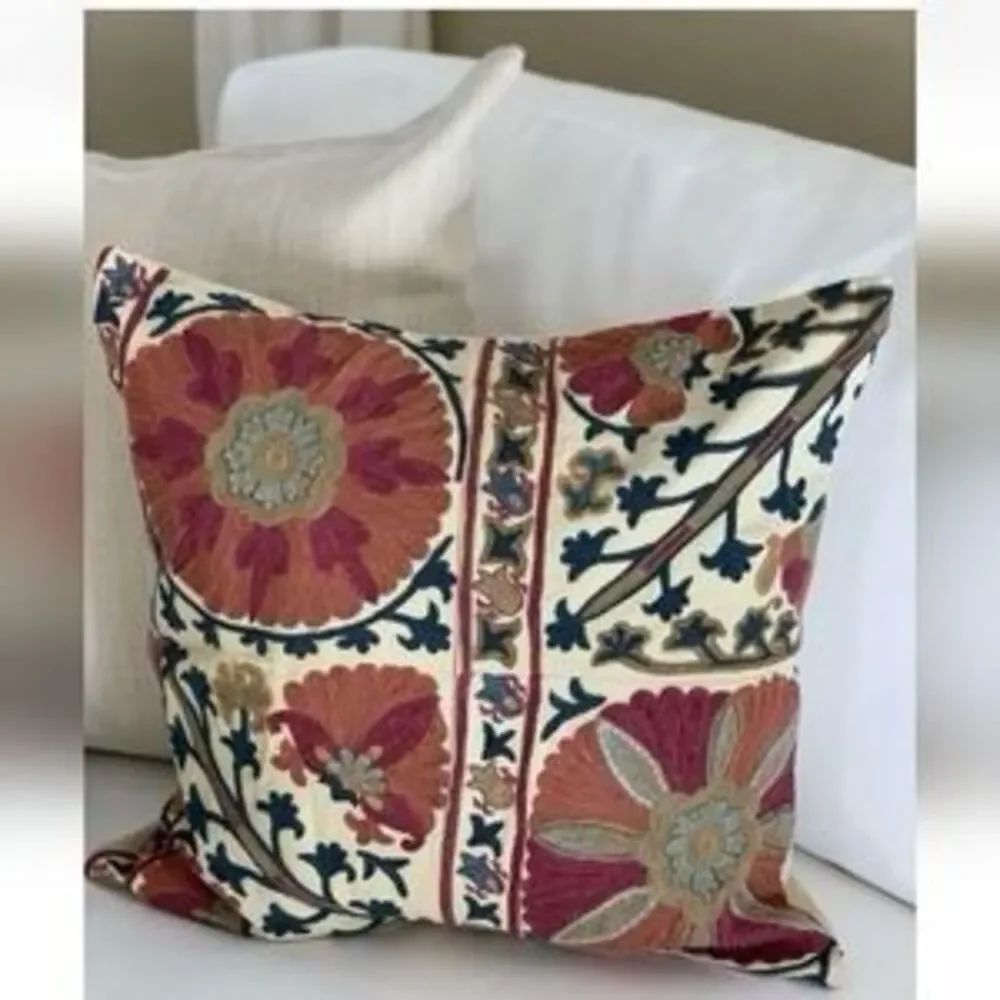 Pottery Barn Rozelle Embroidered Pillow‎ Cover Boho 20 x 20
